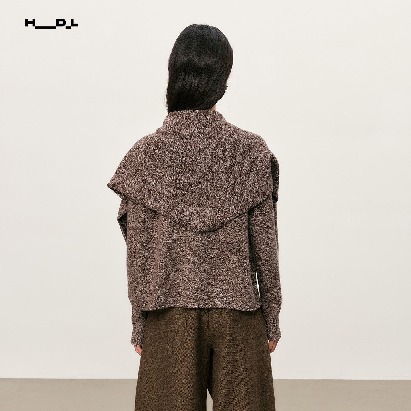 Brown chunky round-neck wool scarf cardigan