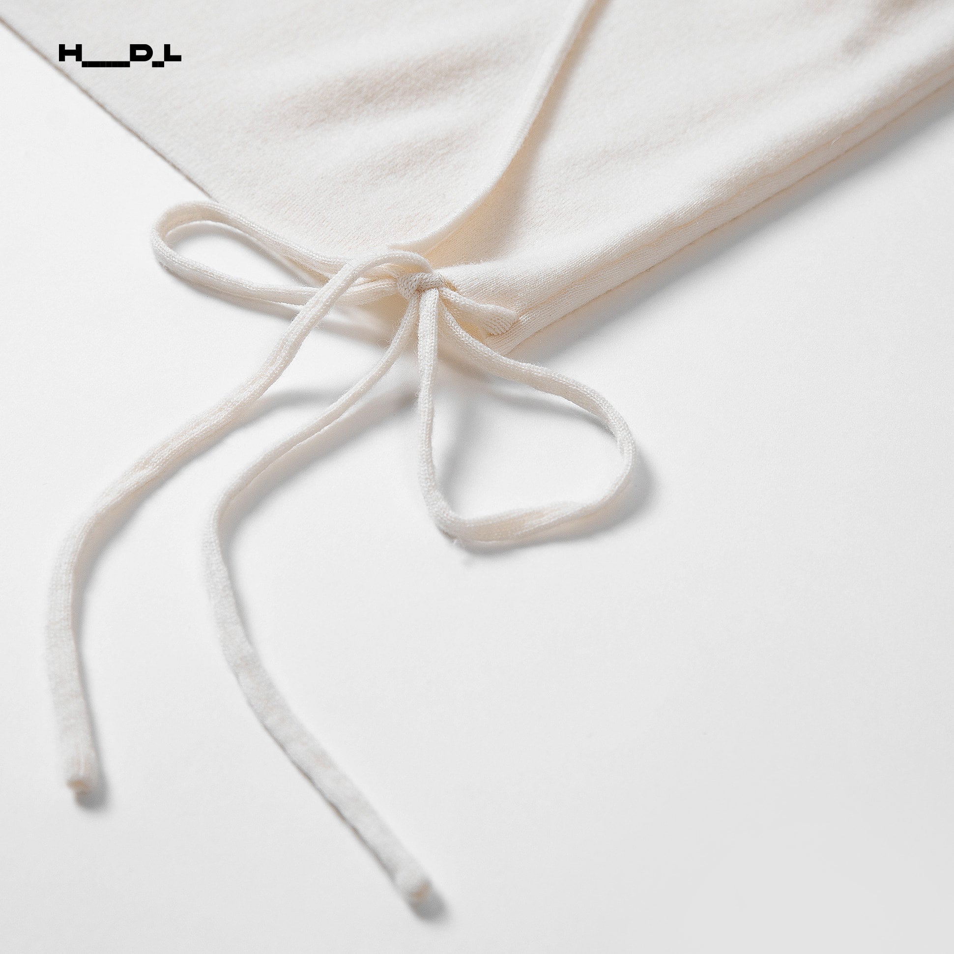White wool tie-detail two-piece knit set