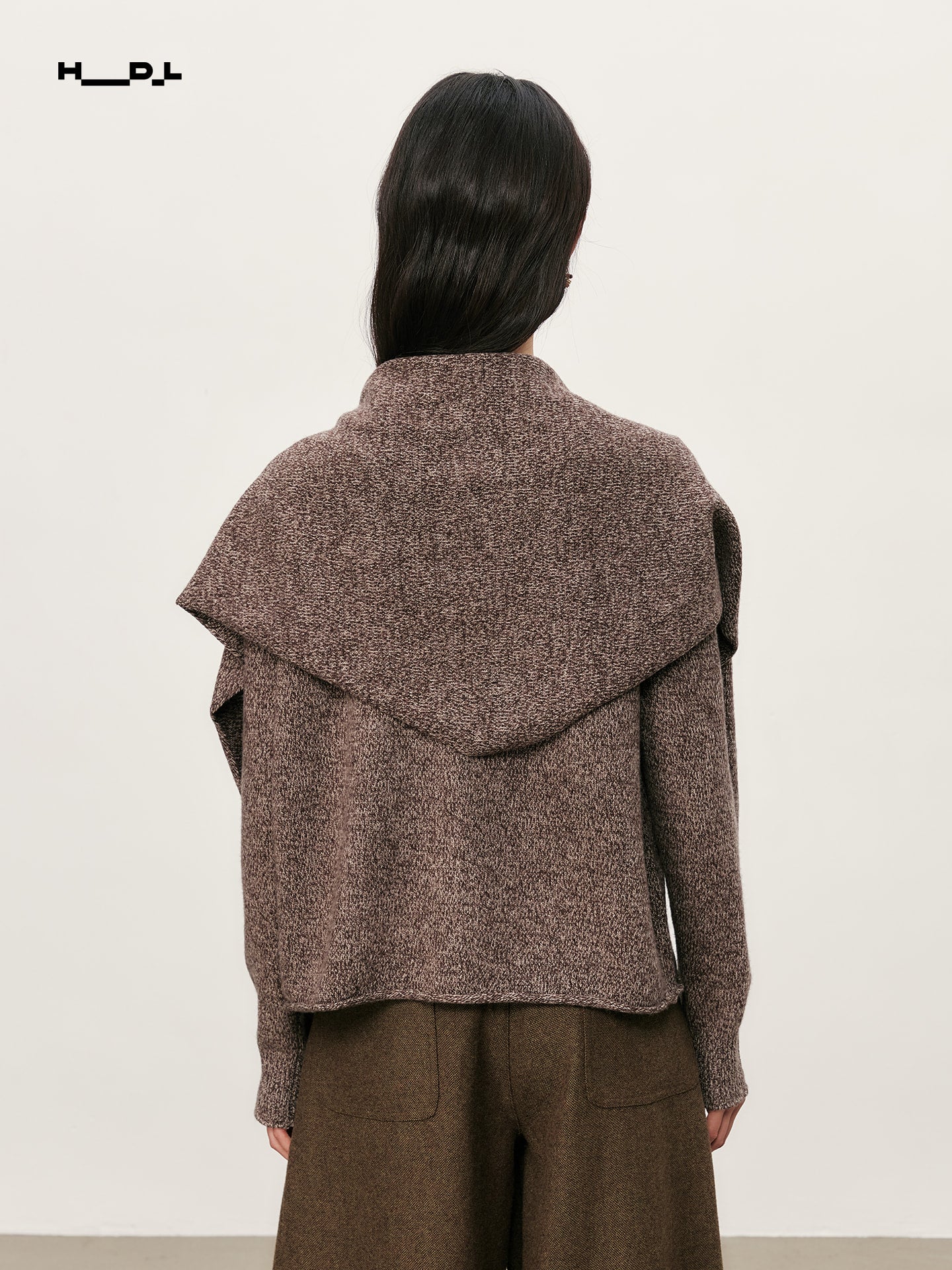 Brown chunky round-neck wool scarf cardigan