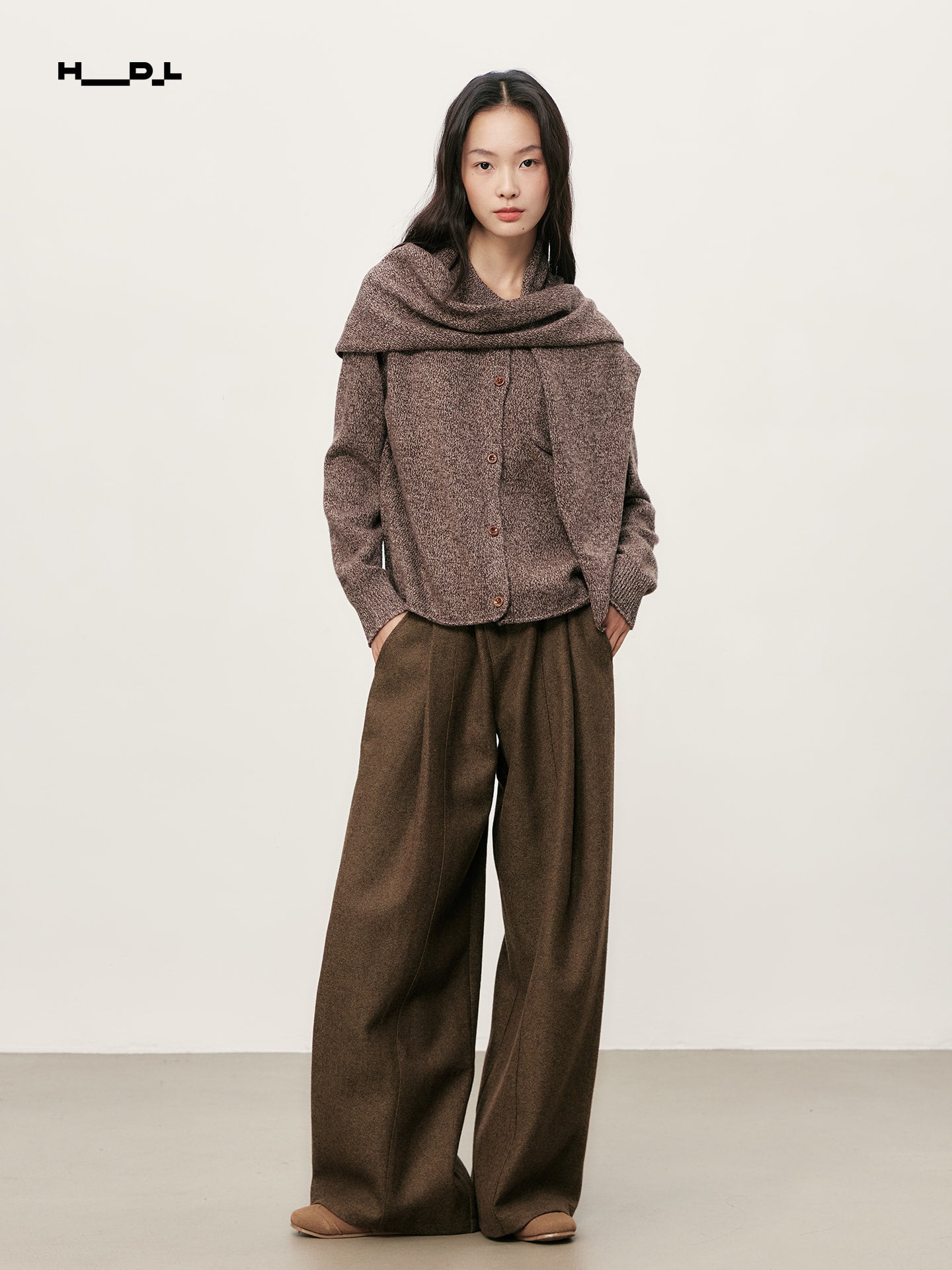 Brown chunky round-neck wool scarf cardigan