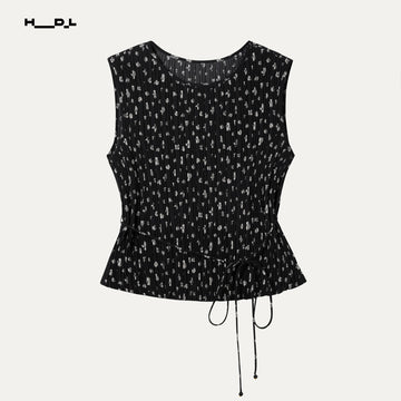 Small Floral Print Pleated Sleeveless Blouse