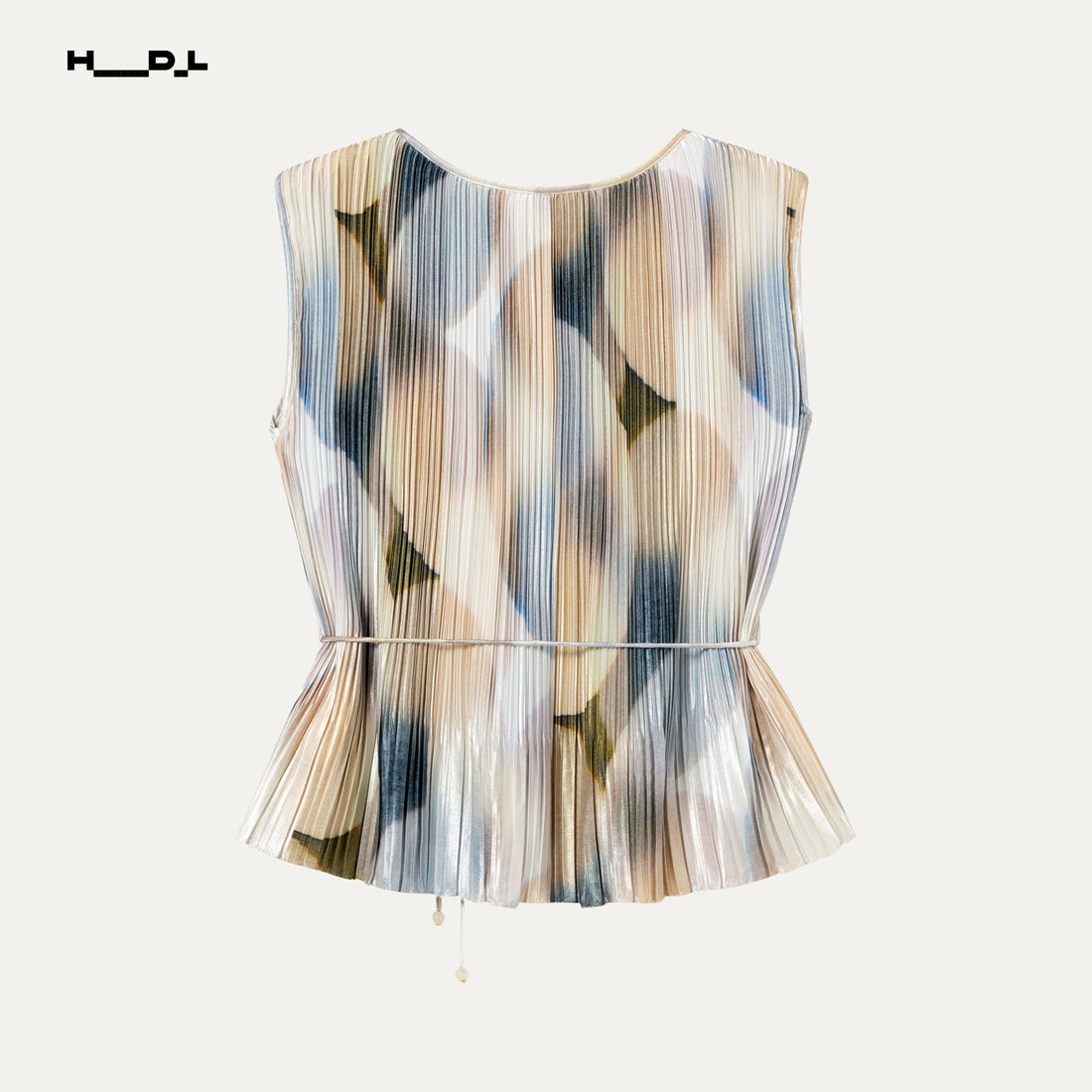 Artistic Print Pleated Sleeveless Blouse
