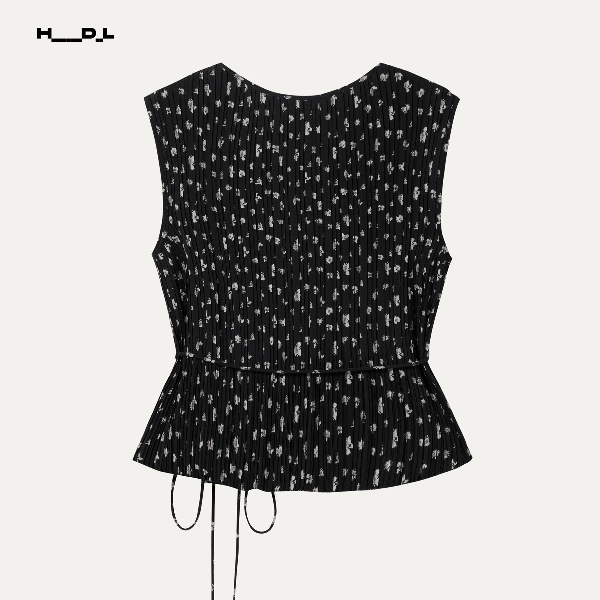 Small Floral Print Pleated Sleeveless Blouse